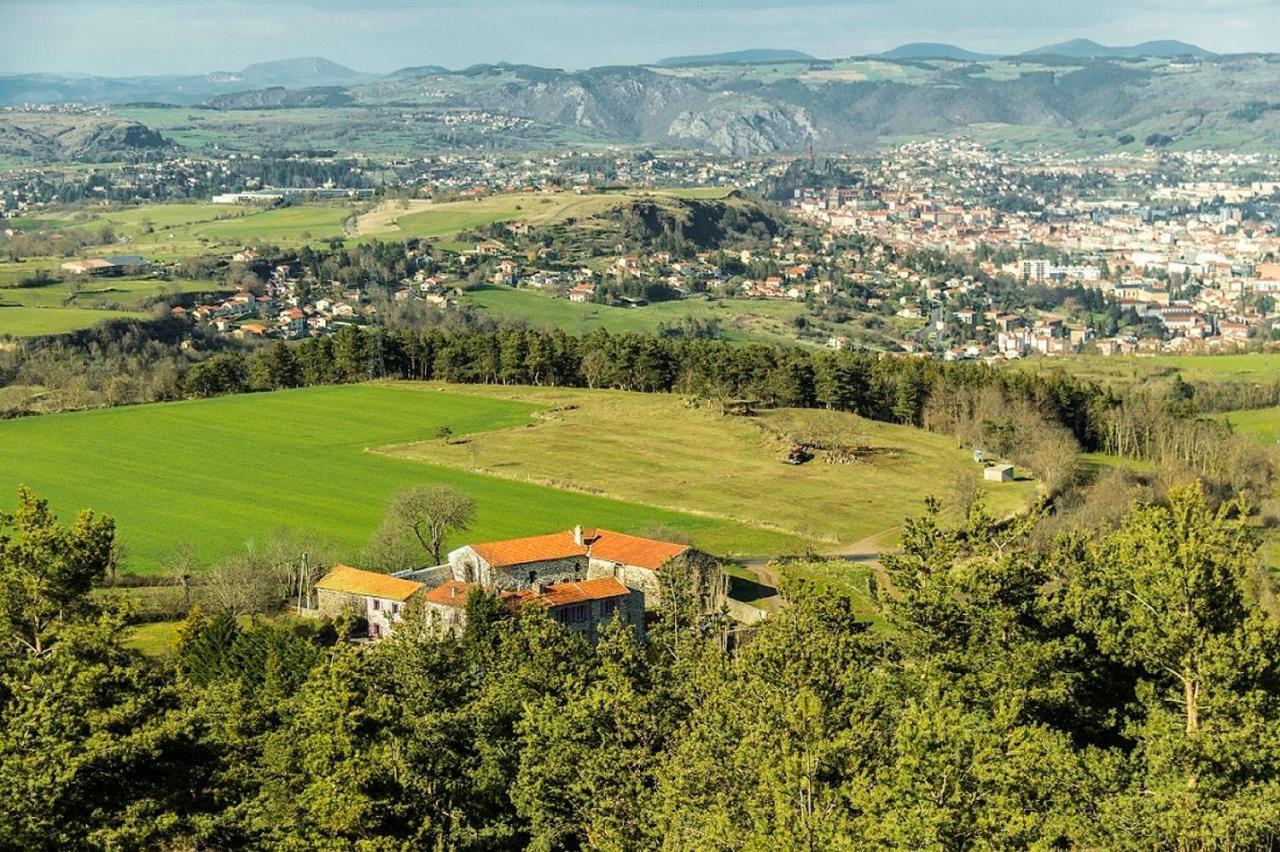 Domaine De Bauzit Bed & Breakfast Vals-pres-le-Puy Eksteriør bilde