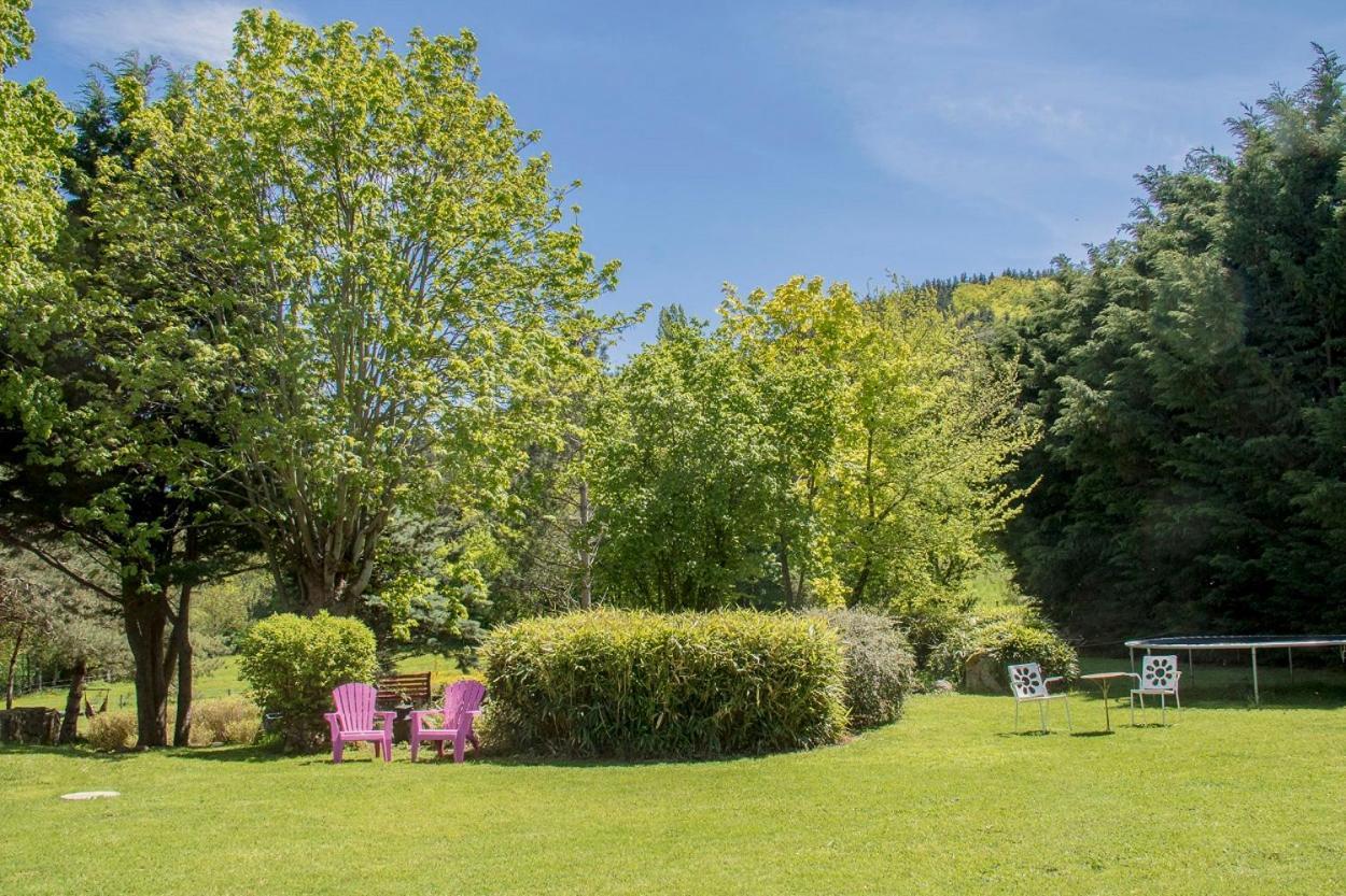 Domaine De Bauzit Bed & Breakfast Vals-pres-le-Puy Eksteriør bilde